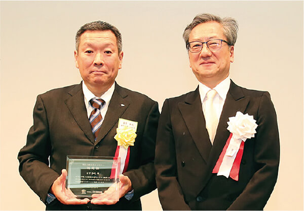 日本溶接協会　粟飯原周二会長とともに